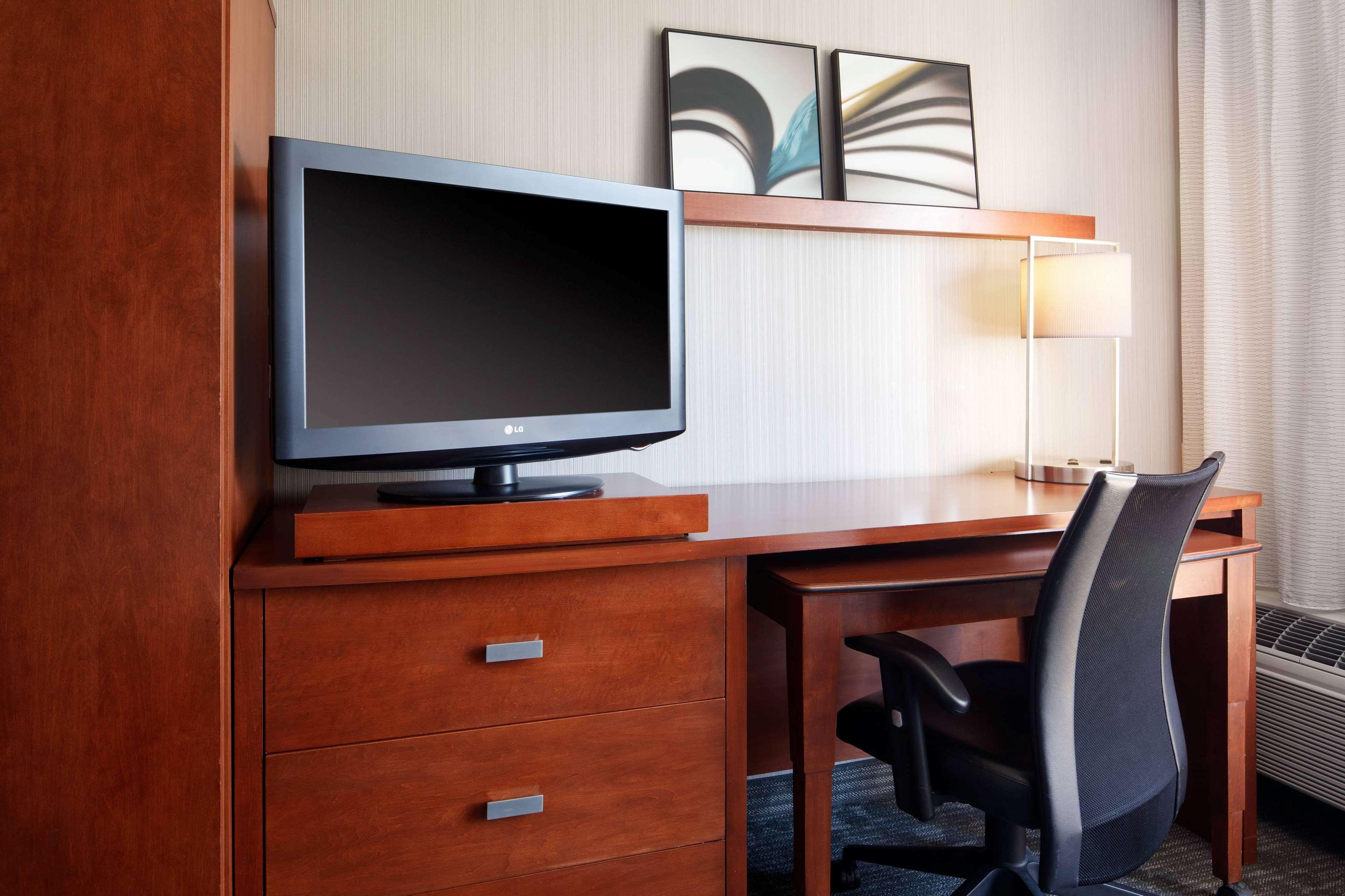 Отель Sonesta Select Boston Милфорд Экстерьер фото